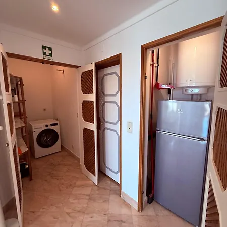 Apartamento Ocean Vista Retreat With & Pool Access By Drago *