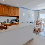 Ocean Vista Retreat With & Pool Access By Drago Lägenhet *