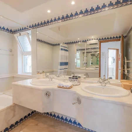 Apartmán Ocean Vista Retreat With & Pool Access By Drago Albufeira