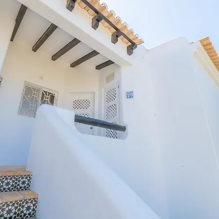 Apartmán Ocean Vista Retreat With & Pool Access By Drago