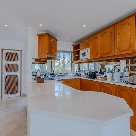 Ocean Vista Retreat By Dragorentals Apartment