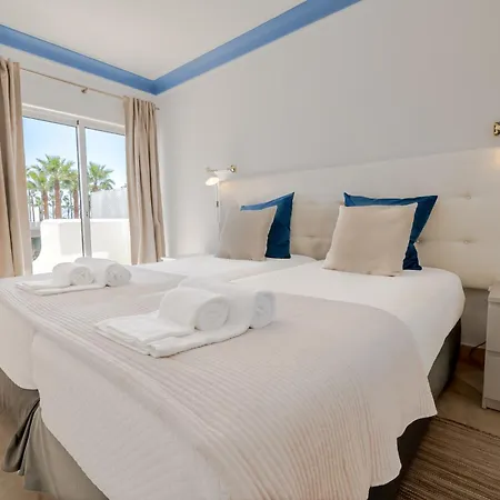 Ocean Vista Retreat With & Pool Access By Drago Apartmán *