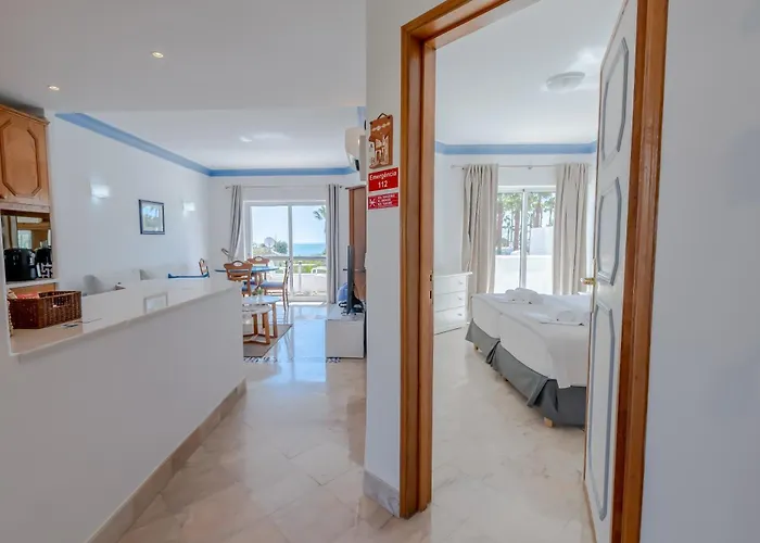 Apartament Ocean Vista Retreat With & Pool Access By Drago