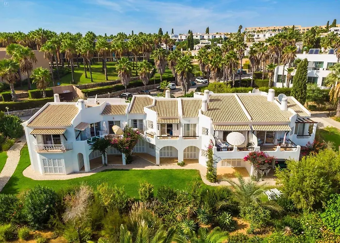 Ocean Vista Retreat With & Pool Access By Drago *