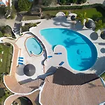 Ocean Vista Retreat With & Pool Access By Drago