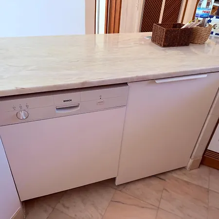 Apartamento Ocean Vista Retreat With & Pool Access By Drago